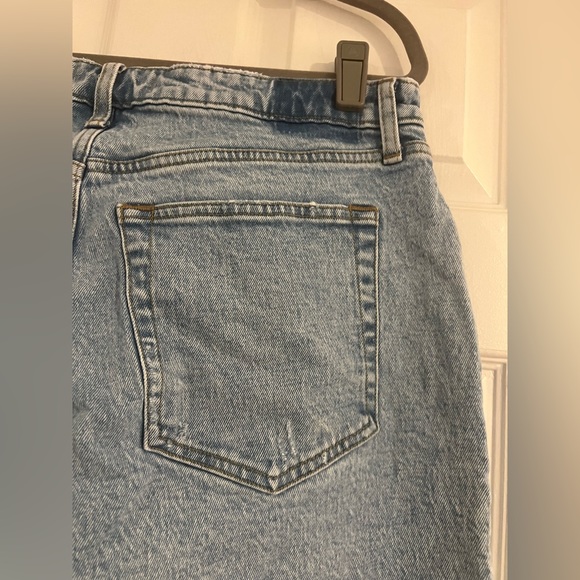 Abercrombie & Fitch A&F Jeans
The Dad High Rise Curve Love size 32 / 14 EUC - Picture 5 of 10